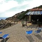 Isola D'elba In Barca, A Un Tuffo Dal Mare *