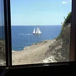 Isola D'elba In Barca, A Un Tuffo Dal Mare
