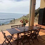 Isola D'elba In Barca, A Un Tuffo Dal Mare カポリーヴェリ