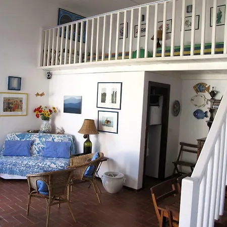 Isola D'elba In Barca, A Un Tuffo Dal Mare