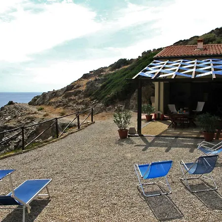 Isola D'elba In Barca, A Un Tuffo Dal Mare *